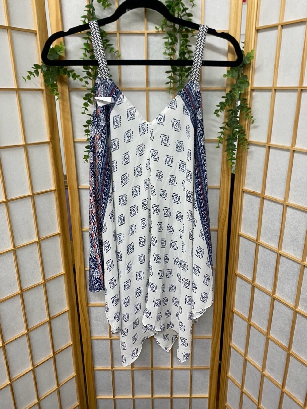 Maurices White and Navy Printed Handkerchief Hem Tank Top